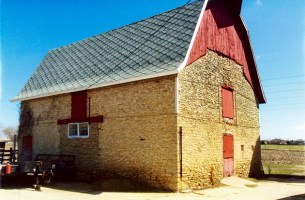 McKenna barn 1.jpg